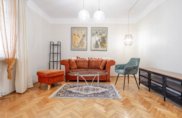 Kameralne mieszkanie blisko centrum.