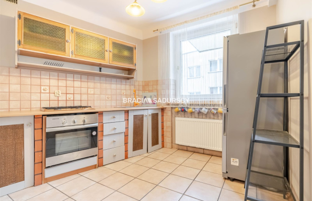 Kameralne mieszkanie blisko centrum.