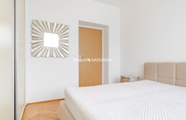 Wygodne mieszkanie w centrum z parkingiem.