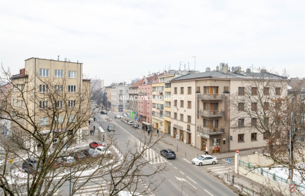 Wygodne mieszkanie w centrum z parkingiem.