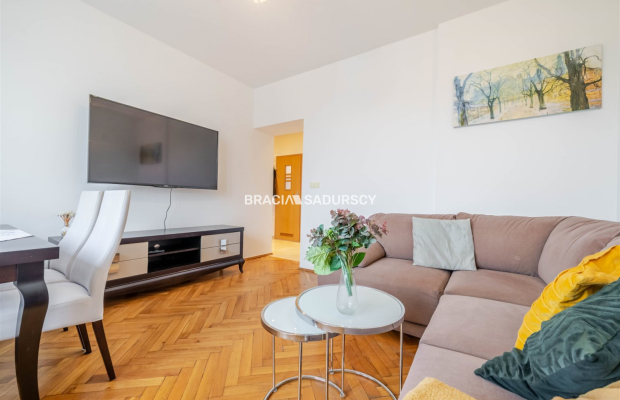 Wygodne mieszkanie w centrum z parkingiem.