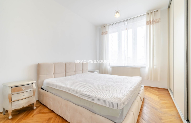 Wygodne mieszkanie w centrum z parkingiem.