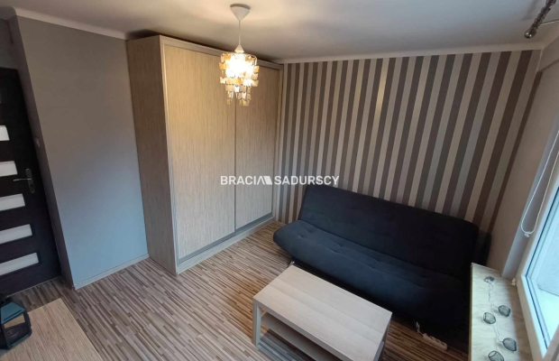 2 POKOJE / 46M2 / OSOBNA KUCHNIA / BALKON 