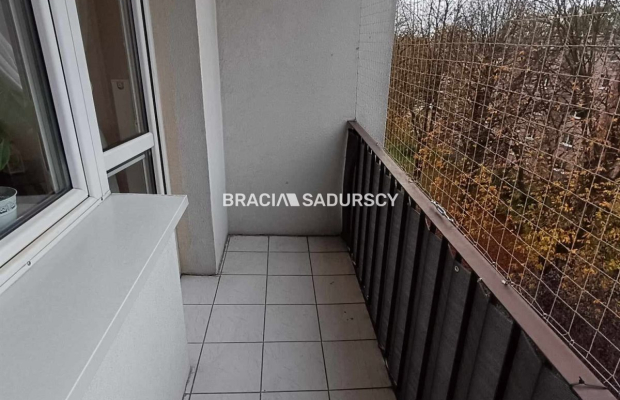 2 POKOJE / 46M2 / OSOBNA KUCHNIA / BALKON 