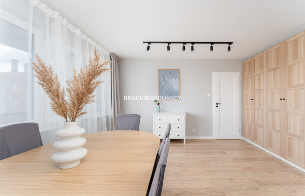 2-pokojowe, jasne z balkonem – ul. Wysłouchów!