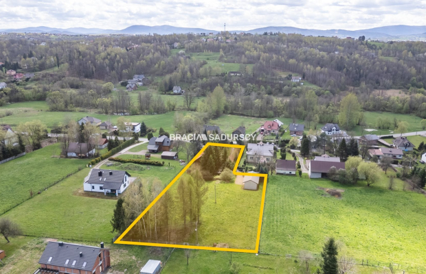Duża działka z potencjałem – centrum Sieprawia