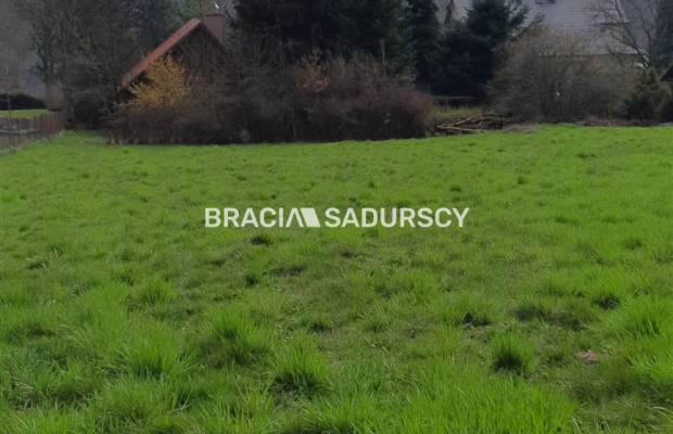 Duża działka z potencjałem – centrum Sieprawia