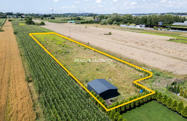 Ogrodzona działka budowlana 27ar WADÓW