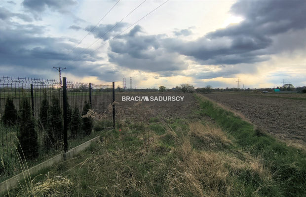 900m2, kraków ul. Wadowska 