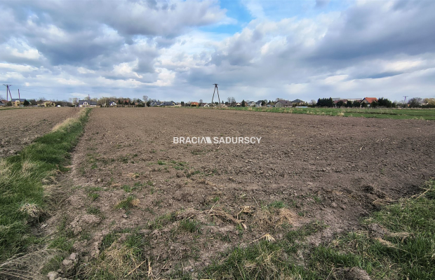 900m2, kraków ul. Wadowska 