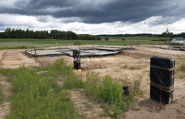 pozwolenie na 12 domów, fundamenty, media, MNIKÓW