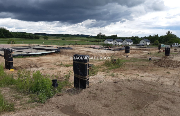 pozwolenie na 12 domów, fundamenty, media, MNIKÓW