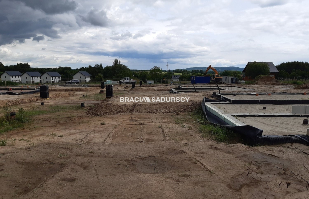 pozwolenie na 12 domów, fundamenty, media, MNIKÓW