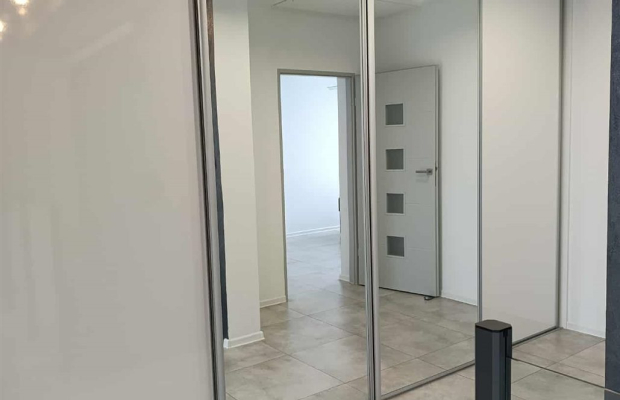 Dwupoziomowe mieszkanie w pobliżu radiostacji 