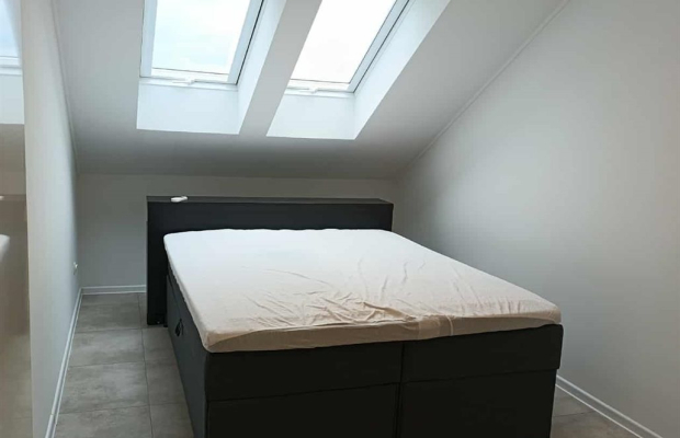 Dwupoziomowe mieszkanie w pobliżu radiostacji 