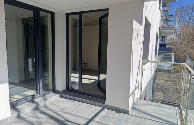 Apartament z tarasem i garderobą 