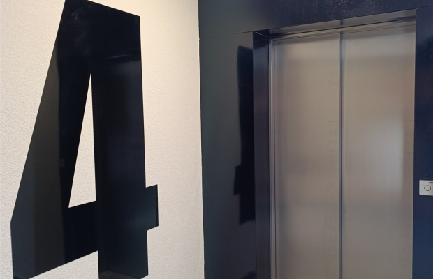 Apartament z tarasem i garderobą 