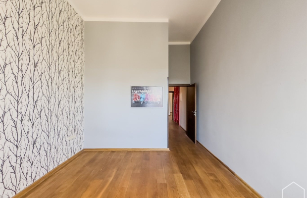 Oferuję na sprzedaż komfortowy i funkcjonalny apartament przy Al. Korfantego 9 w Gliwicach. Mieszkanie ma powierzchnie 206 m2, 