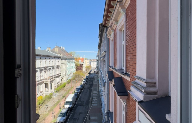 Oferuję na sprzedaż komfortowy i funkcjonalny apartament przy Al. Korfantego 9 w Gliwicach. Mieszkanie ma powierzchnie 206 m2, 
