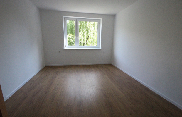 3pok, 48met, okolice Katowickiej PIWNICA/OGRÓD 400 m2 (Wrocław)