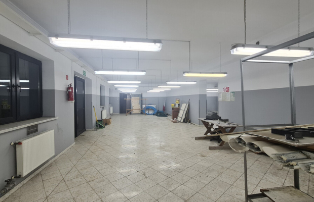 Waleńczów, ul. Częstochowska | Obiekt usługowy