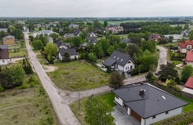 Kamyk, ul. Brzechwy | Działka na sprzedaż