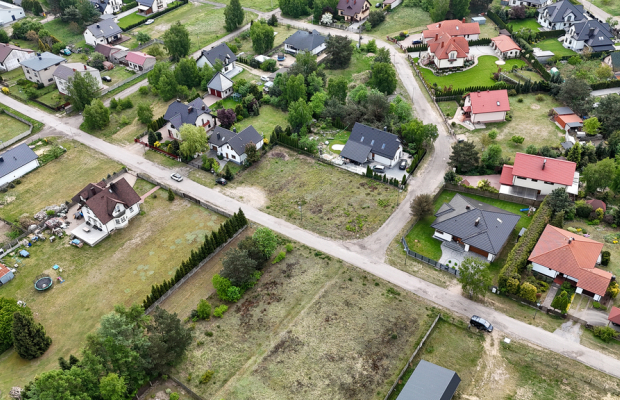 Kamyk, ul. Brzechwy | Działka na sprzedaż