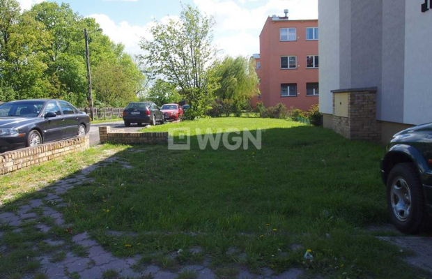 Sprzedam działkę 227 m2, 25 000 zł, Gaworzyce  
  
Możliwość zabudowy. W bliskim sąsiedztwie bloków. Możliwość zaadoptowania na