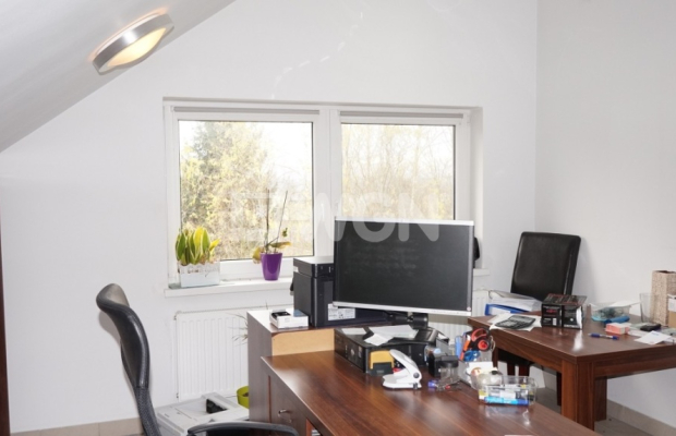 Radwanice, Lipin, przetwórnia, sklep, magazyn, działka 26 ar, sprzedam, 1 750 000 zł.  
  
Na sprzedaż budynek wolnostojący, pi