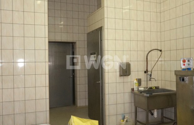 Radwanice, Lipin, przetwórnia, sklep, magazyn, działka 26 ar, sprzedam, 1 750 000 zł.  
  
Na sprzedaż budynek wolnostojący, pi