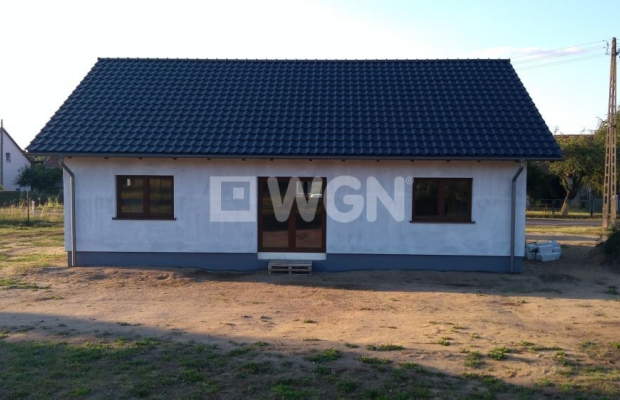Jakubowo Lubińskie, dom, 4 pokoje, 110 m2 + 40 m2 poddasza użytkowego, działka 12 ar, sprzedam, cena 499 000 zł.  
  
Na sprzed