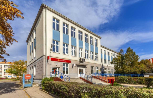 Łęczyca, budynek biurowy, budynek magazynowy, sprzedam, 2 140 000 PLN, netto.  
  
Budynek biurowy w centrum Łęczycy, przy głów