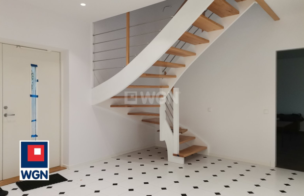 Gaiki, Jerzmanowa, dom, 182 m2, działka 840 m2, 1 150 000 zł, sprzedam.  
  
Piękny, przestronny i jednocześnie energooszczędny