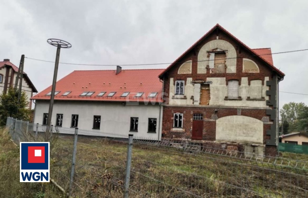 Nielubia, dom, 1138 m2, działka 2060 m2, sprzedam, 990 000 zł  
  
Na sprzedaż budynek mieszkalno-usługowy o powierzchni użytko