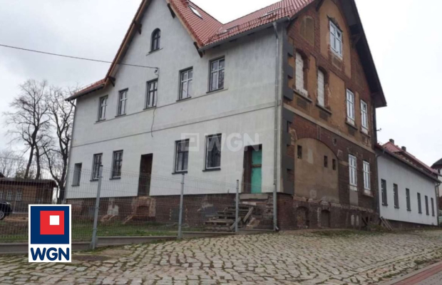 Nielubia, dom, 1138 m2, działka 2060 m2, sprzedam, 990 000 zł  
  
Na sprzedaż budynek mieszkalno-usługowy o powierzchni użytko