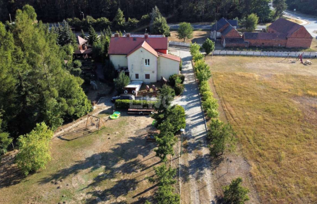 Dobromil, gm Radwanice, pow Polkowice, działka 1486 m2 zabudowana, 1 700 000 zł sprzedam.  
  
KUPUJĄCY 0 %  
  
Na sprzedaż ni