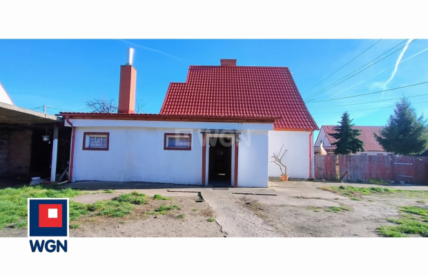 Trzebnice, Dom z budynkami gospodarczymi, działka 19 ar, 299 000z zł, sprzedam.  
  
Przedmiotem sprzedaży jest niewielki ponie