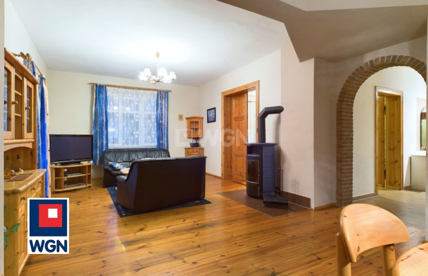 Przemków, dom, rezydencja, 6 pokoi, 300 m2, sprzedam, cena 799 000 zł.  
  
Oferuję Państwu do sprzedaży duży dom, z całym wypo