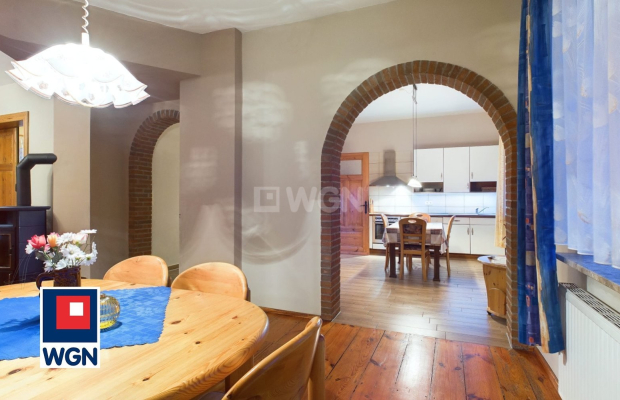 Przemków, dom, rezydencja, 6 pokoi, 300 m2, sprzedam, cena 799 000 zł.  
  
Oferuję Państwu do sprzedaży duży dom, z całym wypo