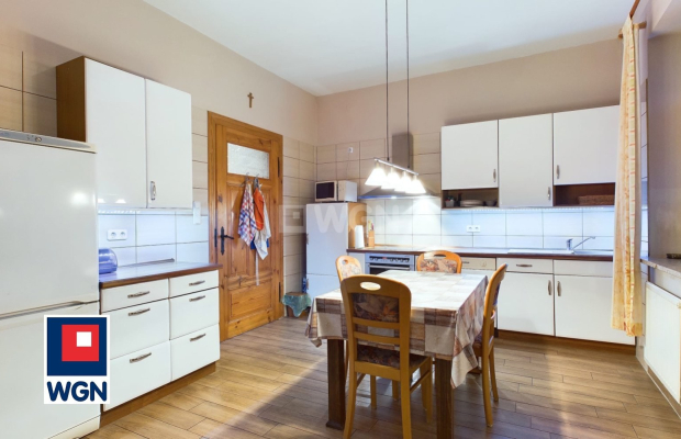 Przemków, dom, rezydencja, 6 pokoi, 300 m2, sprzedam, cena 799 000 zł.  
  
Oferuję Państwu do sprzedaży duży dom, z całym wypo