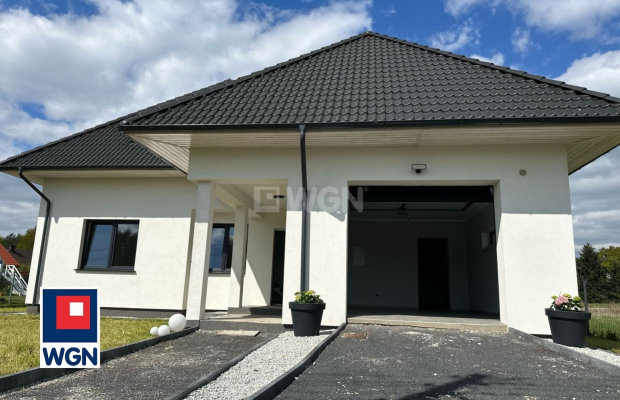 Wilków, dom, 5 pokoi, 180 m2, działka 803 m2, sprzedam, cena 799 000 zł.  
  
Na sprzedaż dom w stanie deweloperskim - cena 799