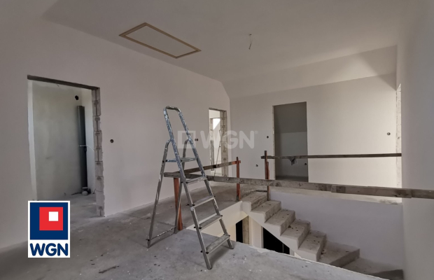 Wilków, dom, 5 pokoi, 180 m2, działka 803 m2, sprzedam, cena 799 000 zł.  
  
Na sprzedaż dom w stanie deweloperskim - cena 799