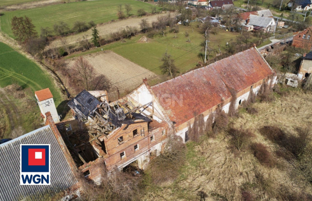 Miłogoszcz, gmina Rudna, grunt 9,9615 ha, sprzedam 430 000 zł.  
  
Na sprzedaż nieruchomość wraz z zabudowaniami po dawnym fol
