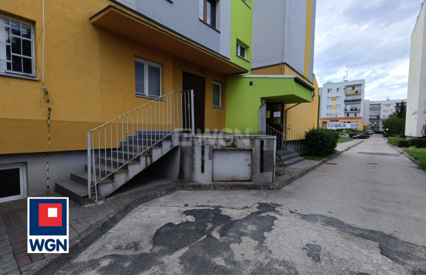 Chocianów, Bolka I Świdnickiego, lokal 299 m2, sprzedam.  
  
  
Zapraszamy do zapoznania się z ofertą sprzedaży lokalu w Choci