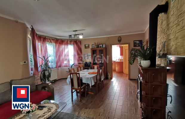 Moskorzyn, gmina Polkowice, dom, 5 pokoi, 126,5 m2, działka 1276 m2, sprzedam, cena 930 000 zł.  
  
Na sprzedaż dom wolnostoją