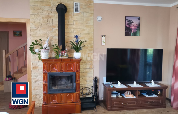 Moskorzyn, gmina Polkowice, dom, 5 pokoi, 126,5 m2, działka 1276 m2, sprzedam, cena 930 000 zł.  
  
Na sprzedaż dom wolnostoją