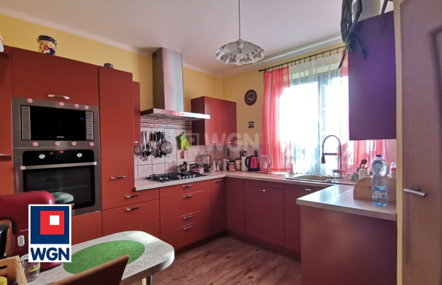 Moskorzyn, gmina Polkowice, dom, 5 pokoi, 126,5 m2, działka 1276 m2, sprzedam, cena 930 000 zł.  
  
Na sprzedaż dom wolnostoją