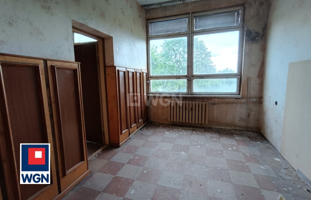 Żukowice, sprzedam obiekt, powierzchnia użytkowa 220 m2, działka 615 m2, 235 000 zł.  
  
Na sprzedaż obiekt znajdujący się w Ż