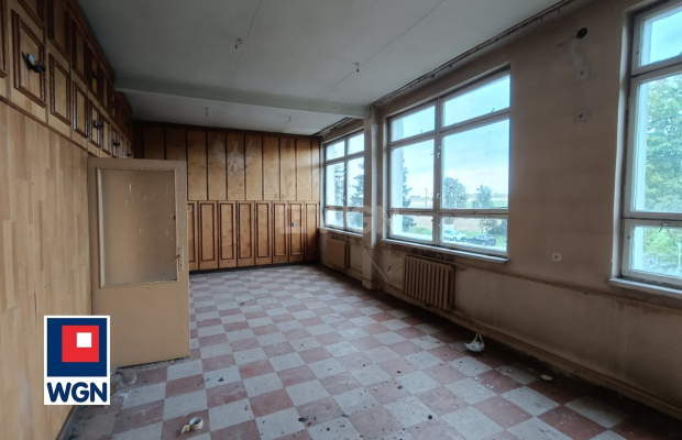 Żukowice, sprzedam obiekt, powierzchnia użytkowa 220 m2, działka 615 m2, 235 000 zł.  
  
Na sprzedaż obiekt znajdujący się w Ż