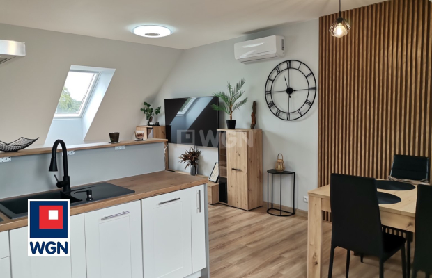 Kaźmierzów, gm Polkowice, 3 pokoje, piętro domu, wynajmę, 95 m2, 3000 zł miesięcznie.  
  
  
Dostępne od ZARAZ. Polecam. Wysok